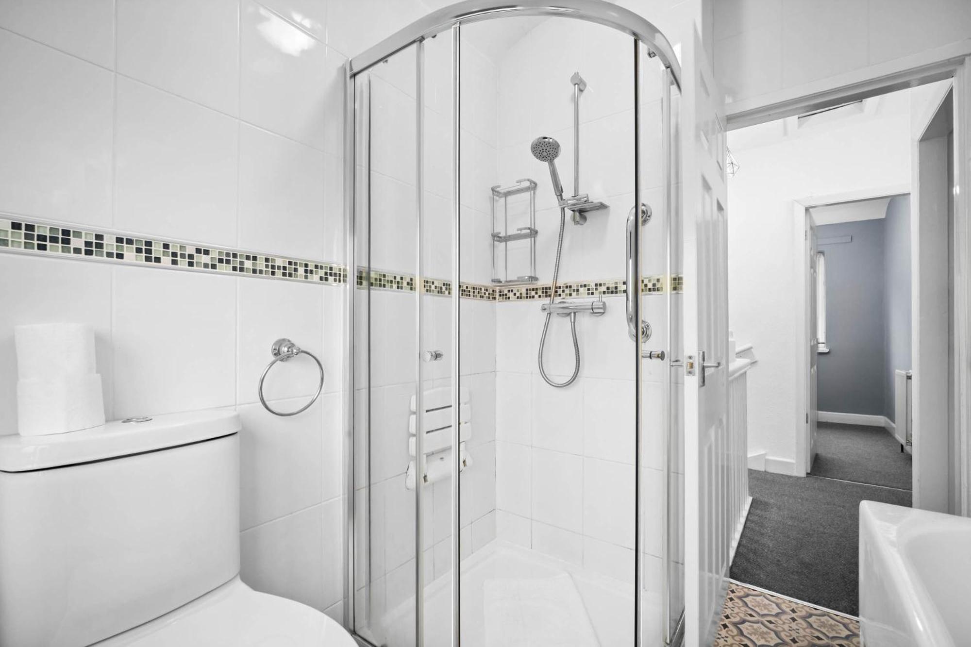 Stylish 3 Bedroom House - Parking - Garden - Great Barr - Netflix - Top Rated -121J Birmingham Ngoại thất bức ảnh